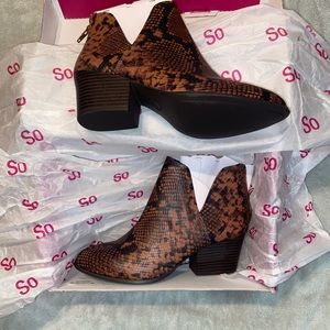 WOMENS FAUX SNAKE SKIN BOOTS